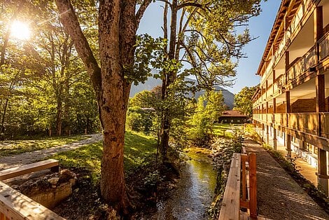 Außenanlage des Familotel Das Bayrischzell